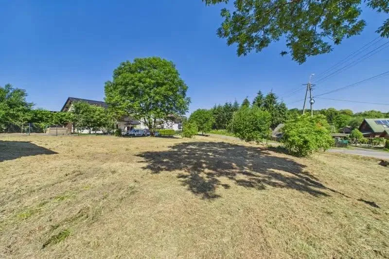 Działka budowlana 1445 m² w Inwałdzie – piękne widoki, pełne uzbrojenie | 150 000 zł