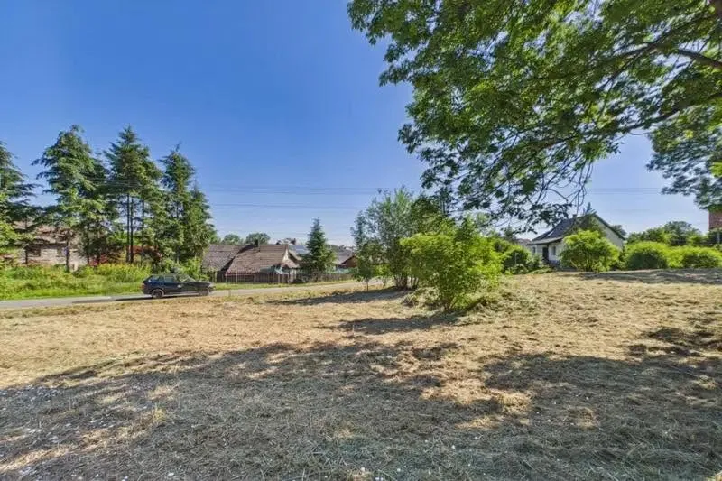 Działka budowlana 1445 m² w Inwałdzie – piękne widoki, pełne uzbrojenie | 150 000 zł
