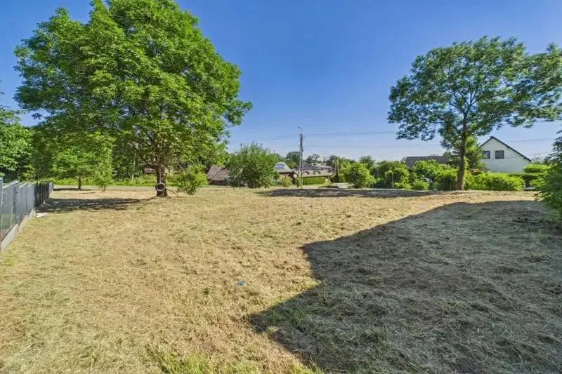 Działka budowlana 1445 m² w Inwałdzie – piękne widoki, pełne uzbrojenie | 150 000 zł