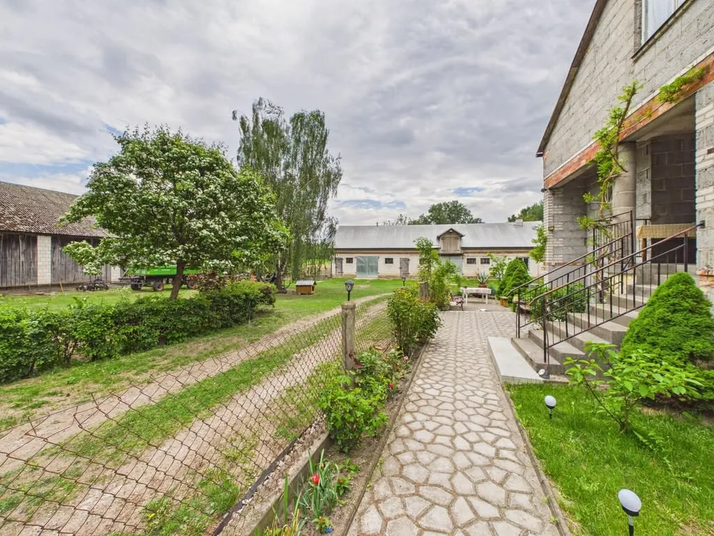 15,36 ha z własną linią brzegową Wisły – tylko 65 km od Warszawy!