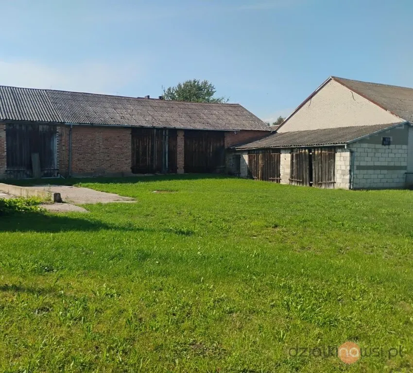 Działka z zabudowaniami gospodarczymi – 0,9050 m²
